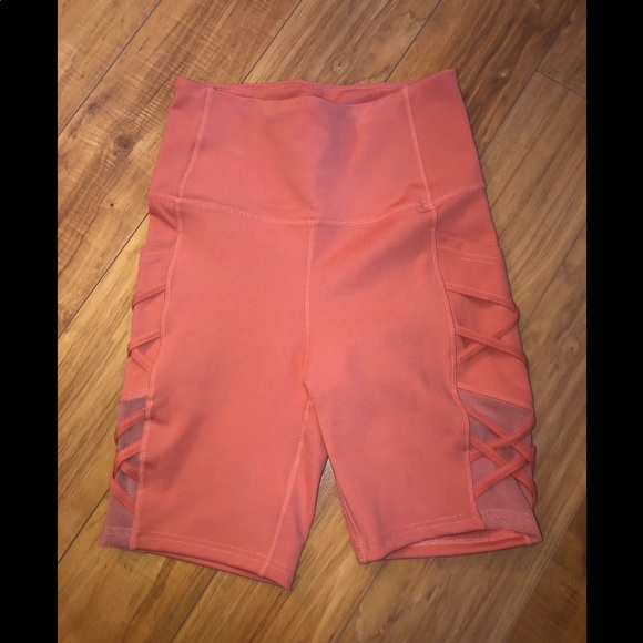 ❌SOLD❌ NWOT Peach Biker Shorts - Picture 1 of 3